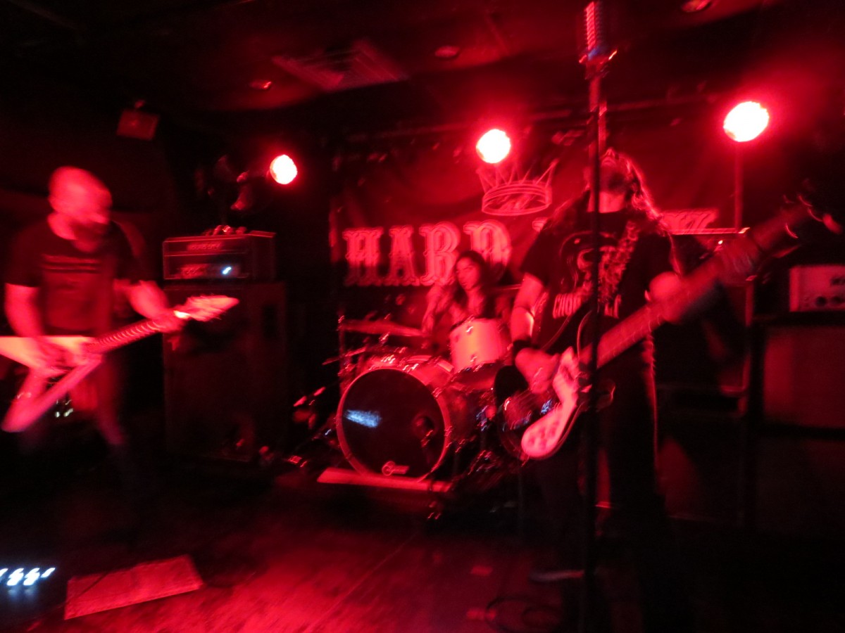 AMATEUR CONCERT PHOTOGRAPHY HOUR: UFOMAMMUT/Kings Destroy/Witchrot @ Hard Luck Bar, April 27, 2019