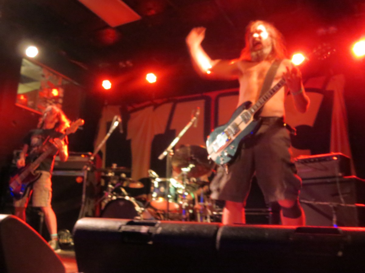 AMATEUR CONCERT PHOTOGRAPHY HOUR: TRUCKFIGHTERS/Sierra/Familiars @ Lee’s Palace