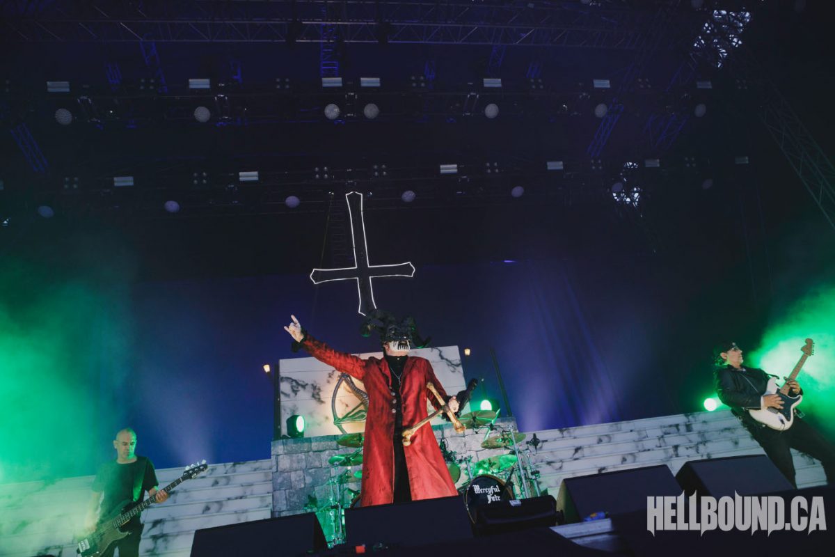A photo of Devin Townsend playing at Tuska 2022